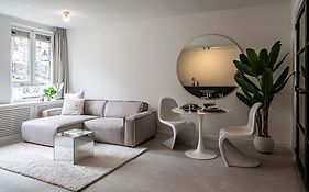 Cloud Nine - Romantic & Design App In City Center!